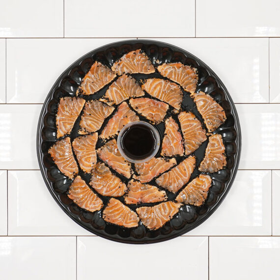 Tataki de Salmón con Ajonjolí